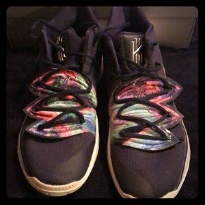 Nike Kyrie Five basketball shoes size 11